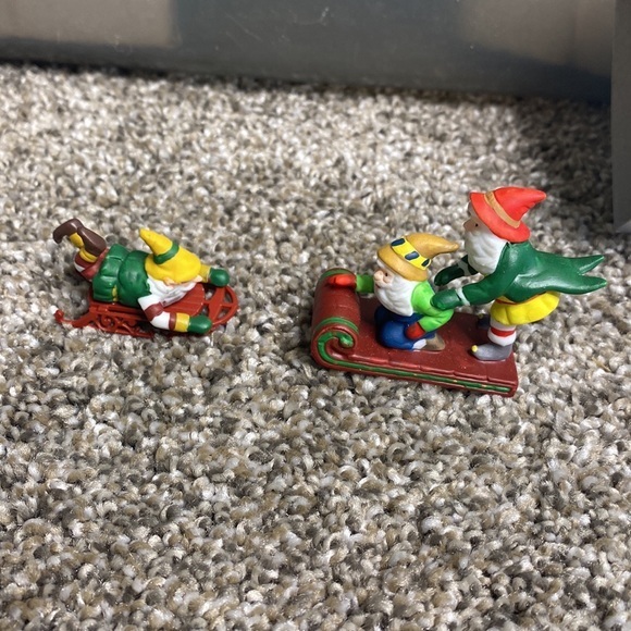 Dept 56 North Pole Village in Testing The Toys-Set Of 2 - Boxed - Picture 1 of 3
